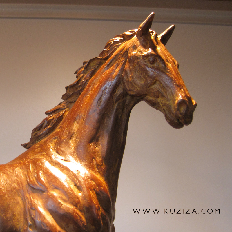 Paarden beeld Victor bronzen Beeld volbloed KWPN